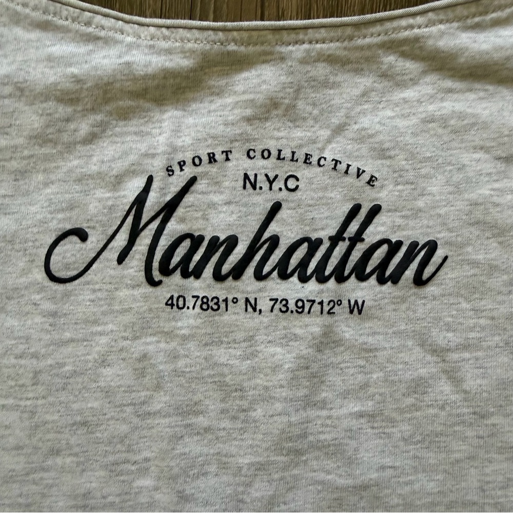 Garage Women's Off-Shoulder Sleeveless Gray Top T- Shirt Manhattan Front Logo M - Picture 6 of 10
